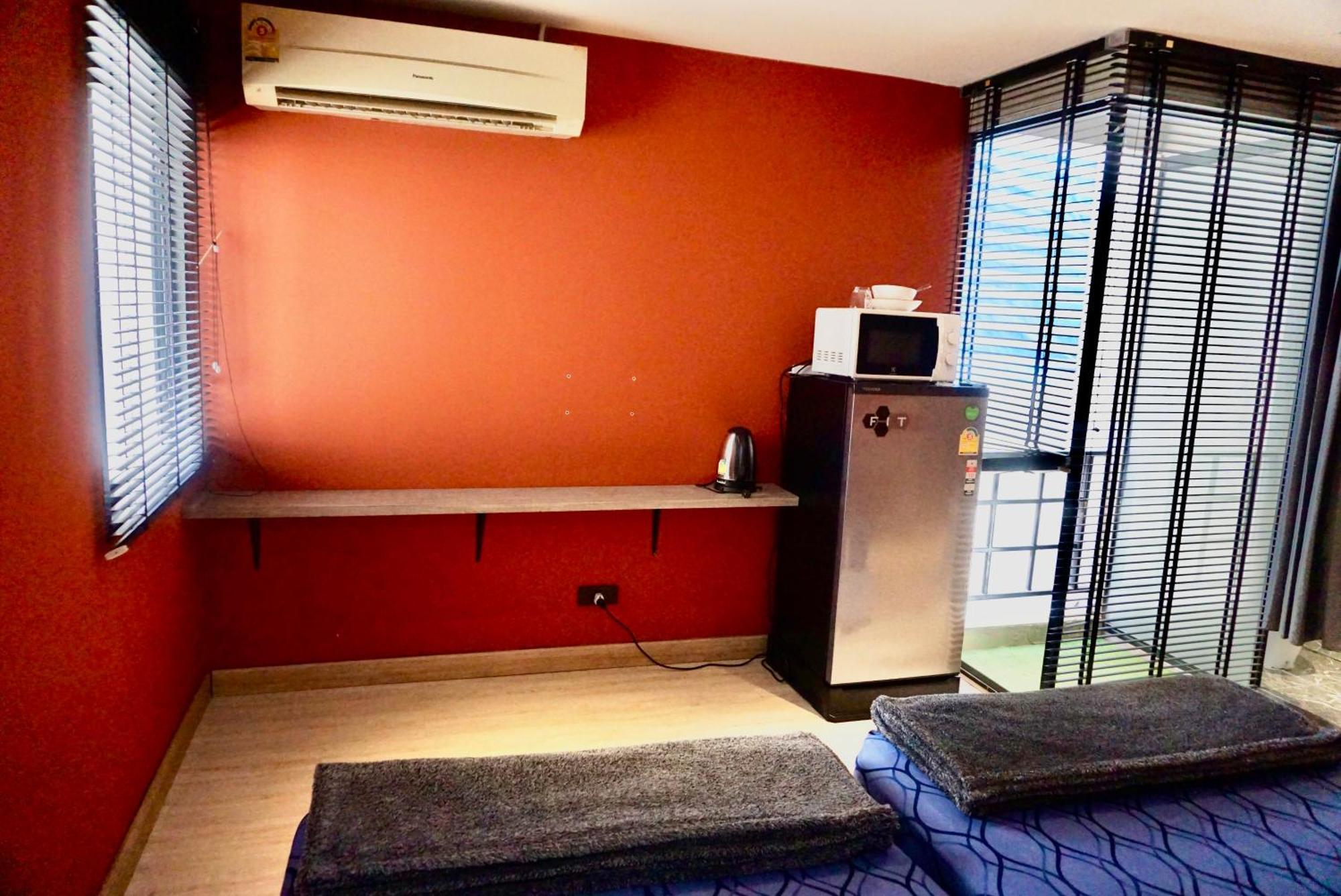Silom Soi 3 Hash Apartment Hip And Funky With Rooftop View Bangkok Exterior photo